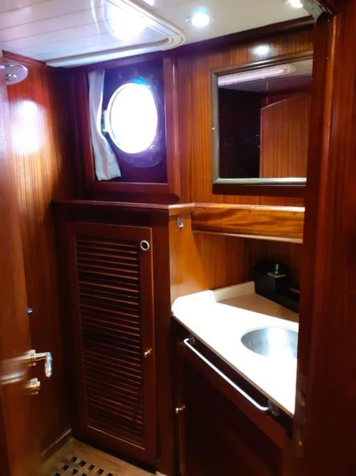 Botel Adara Yacht - Big Turkish Gulet